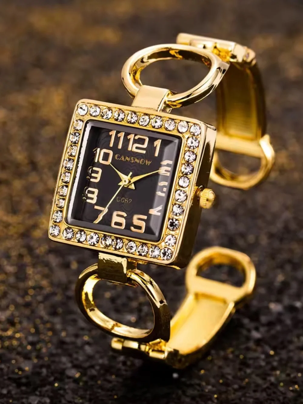 Classic Stainless steel Gold Tone Women's Bracelet Watch - Elegant Gold Finish
